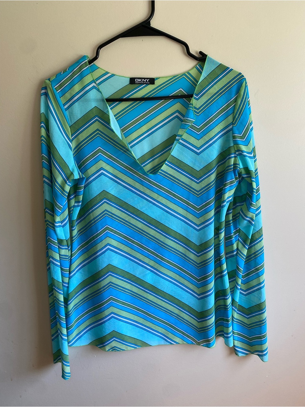 DKNY Turquoise & Aqua Chevron V-Neck Long Sleeve Top